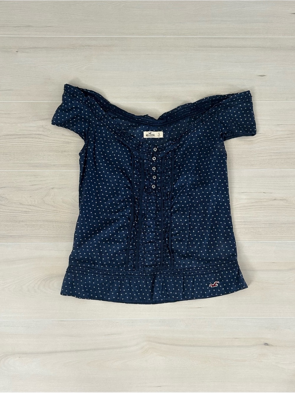 blue hollister floral off the shoulder top